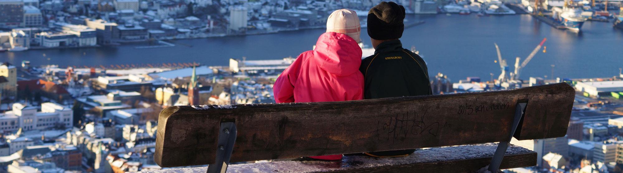 Welche Kleidung braucht man in Bergen im Winter?