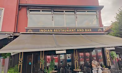 Leela India Restaurant og Bar