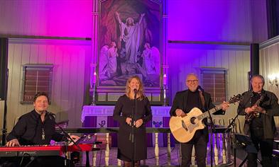 Julekonsert i Austrheim kyrkje / Hans Inge Fagervik med venner