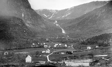 Kulturkveld i Eidsland Grendahus - ferdsle på sjøen, sang og dans, betasuppe, kake og åresal - Kulturarvfestival i Indre Vestland