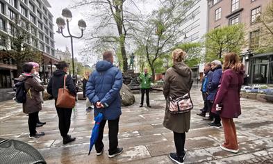 Guided city walk through Bergen