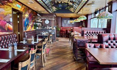 Leela India Restaurant og Bar