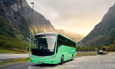 Fully electric tour bus