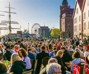 Durchblättern nach 17. Mai – Der Nationalfeiertag Norwegen
