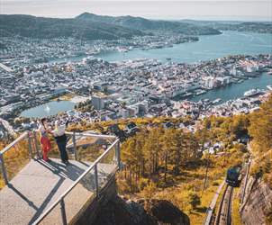 Durchblättern nach 3 dagers program i Bergen