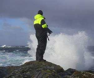 Durchblättern nach Bei Sturm an die Küste vor Bergen