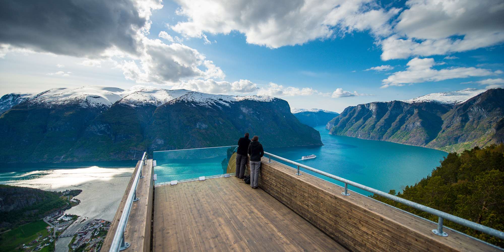 Guided fjord tour to Nærøyfjorden, Flåm and Stegastein viewpoint