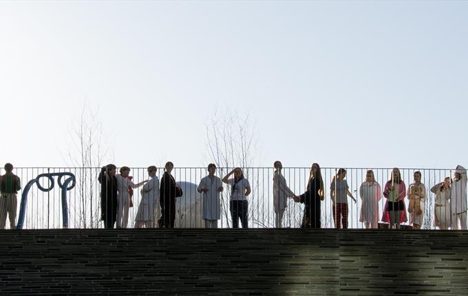Teaterdryss 2025: SER DU HELE MEG? kl. 20.00