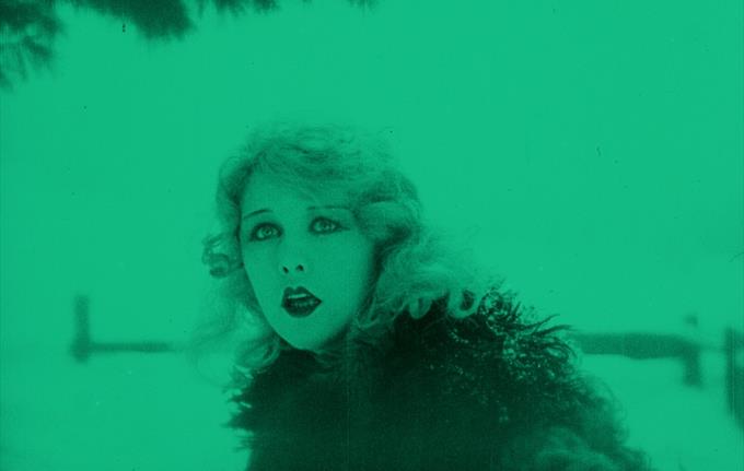 STUMFILMKONSERT: WHITE PARADISE - 4/12 KL. 18:00