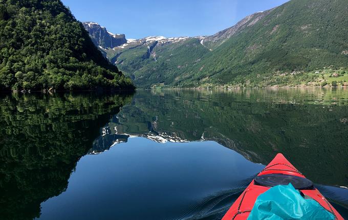 Guided sea kayak tour on the Hardangerfjord