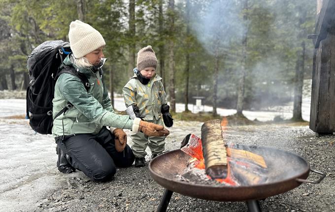 Familiedag, vinterlek ved Skomakerdiket