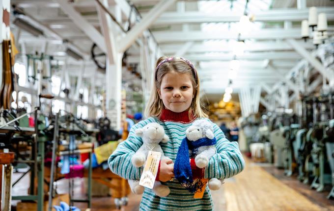Omvisning for barn på Tekstilindustrimuseet: kor er Bændik?